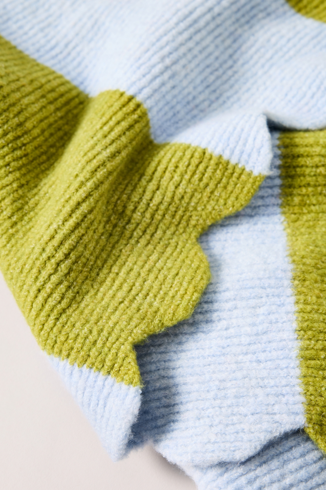 Scallop Stripe Scarf