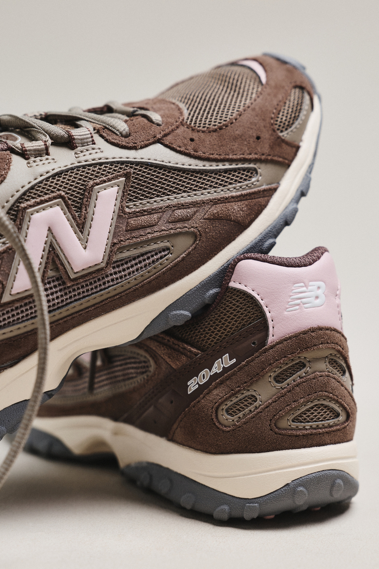 New Balance 204L Sneakers