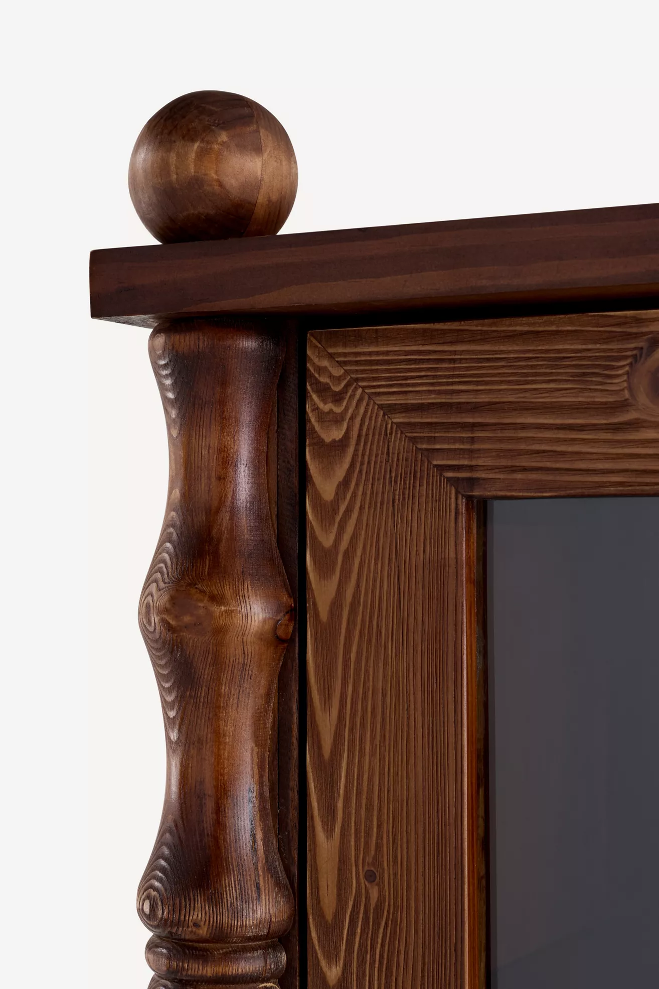Spindle Hutch - thumbnail 8