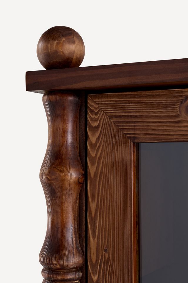 Spindle Hutch #7