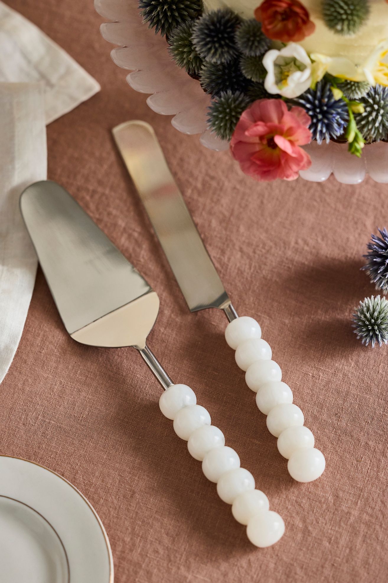 Alabaster Resin Cake Serving Set - White, Standard, One Size