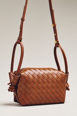 Bolso Cruzado Tejido con Asa de Lazo