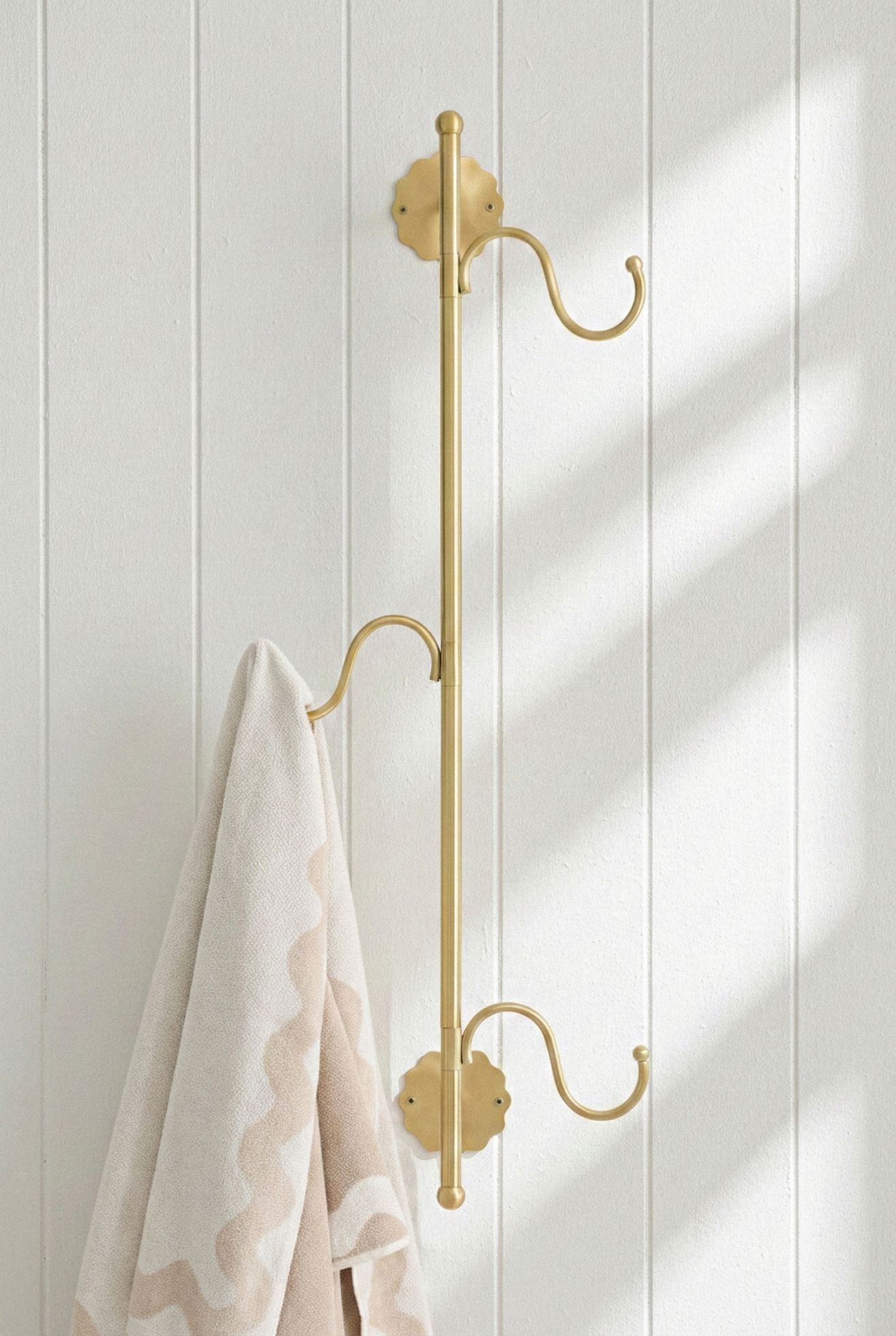 Wiggle Scalloped Brass Swivel Hook Rack - Brushed Brass, One Size