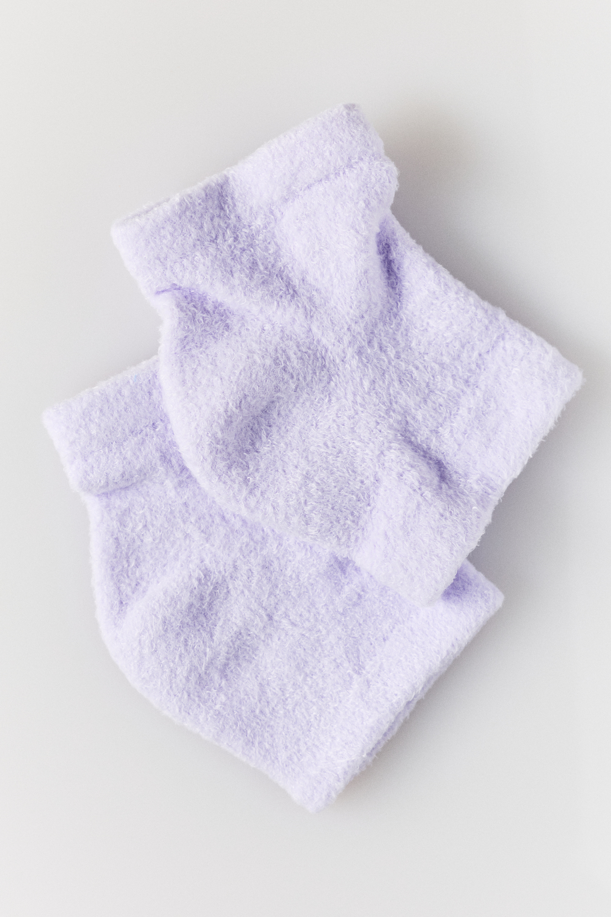 Voesh Moisturizing Heel Socks Lavender - Image 1