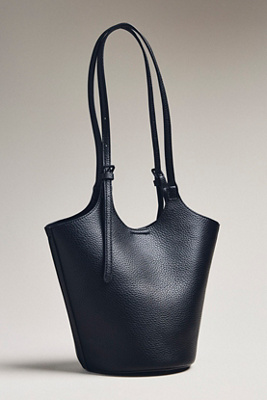 Antik Kraft Pebbled Bucket Bag In Black