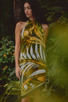 Elegancia Tropical Silk Blend Sarong