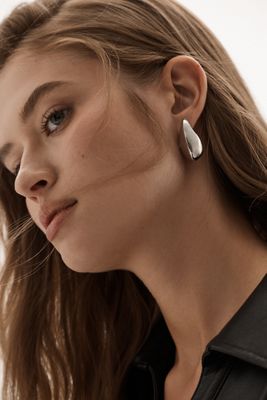Curved Teardrop Earrings