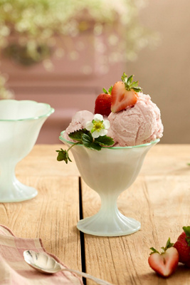 Ruffle Rim Dessert Coupes, Set of 2