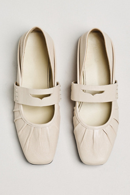 Alohas Bargo Flats In White