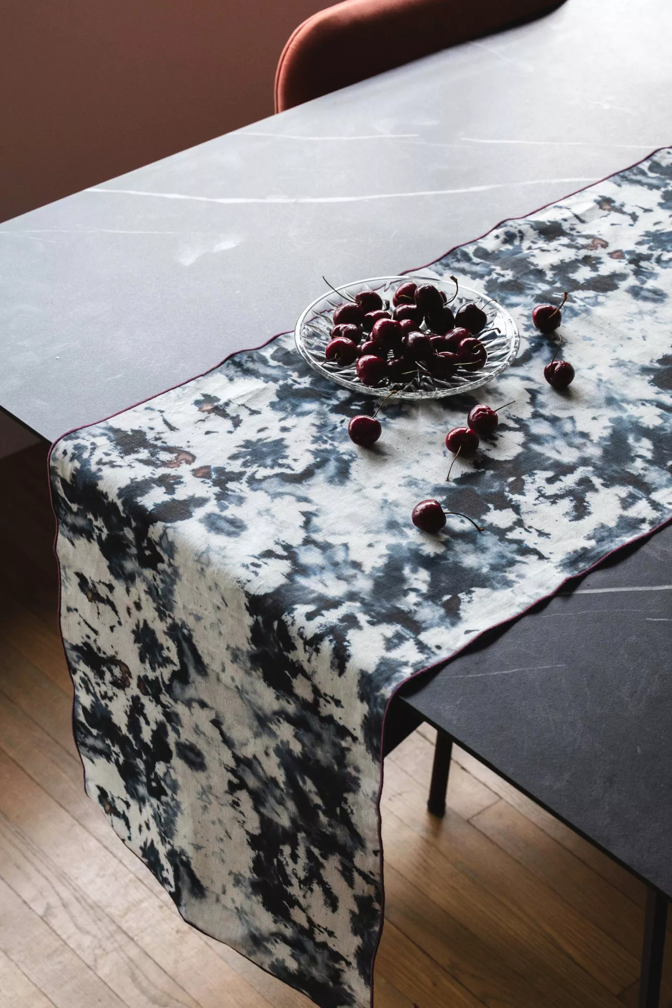Goldie Home Linen Marble Print Table Runner