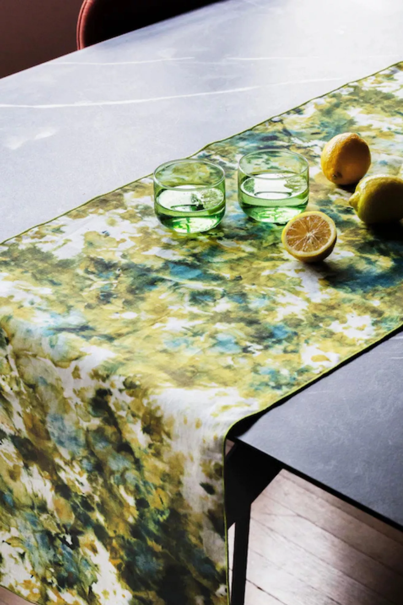 Goldie Home Linen Marble Print Table Runner - thumbnail 3