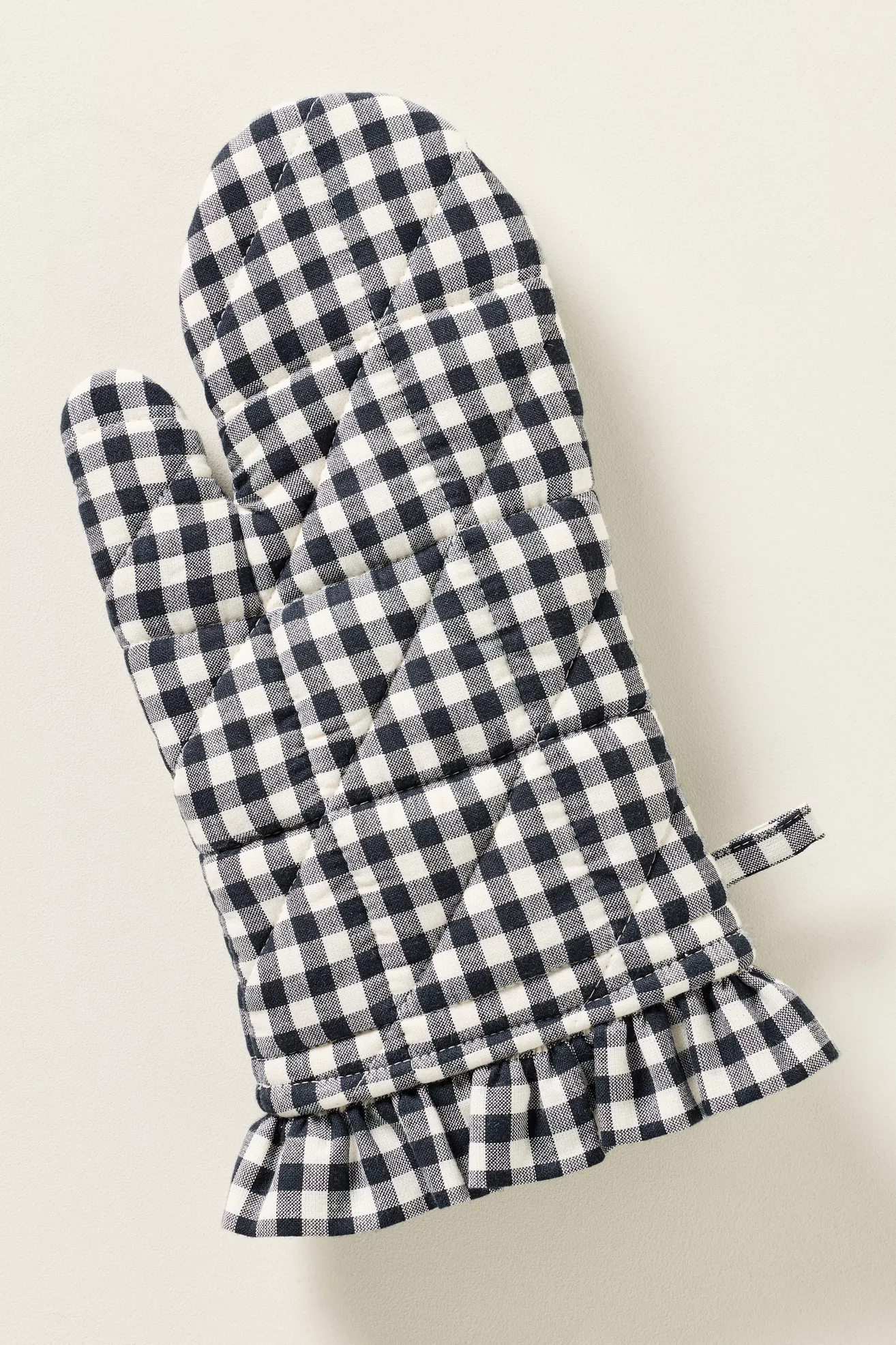 Brynn Gingham Oven Mitt - thumbnail 5
