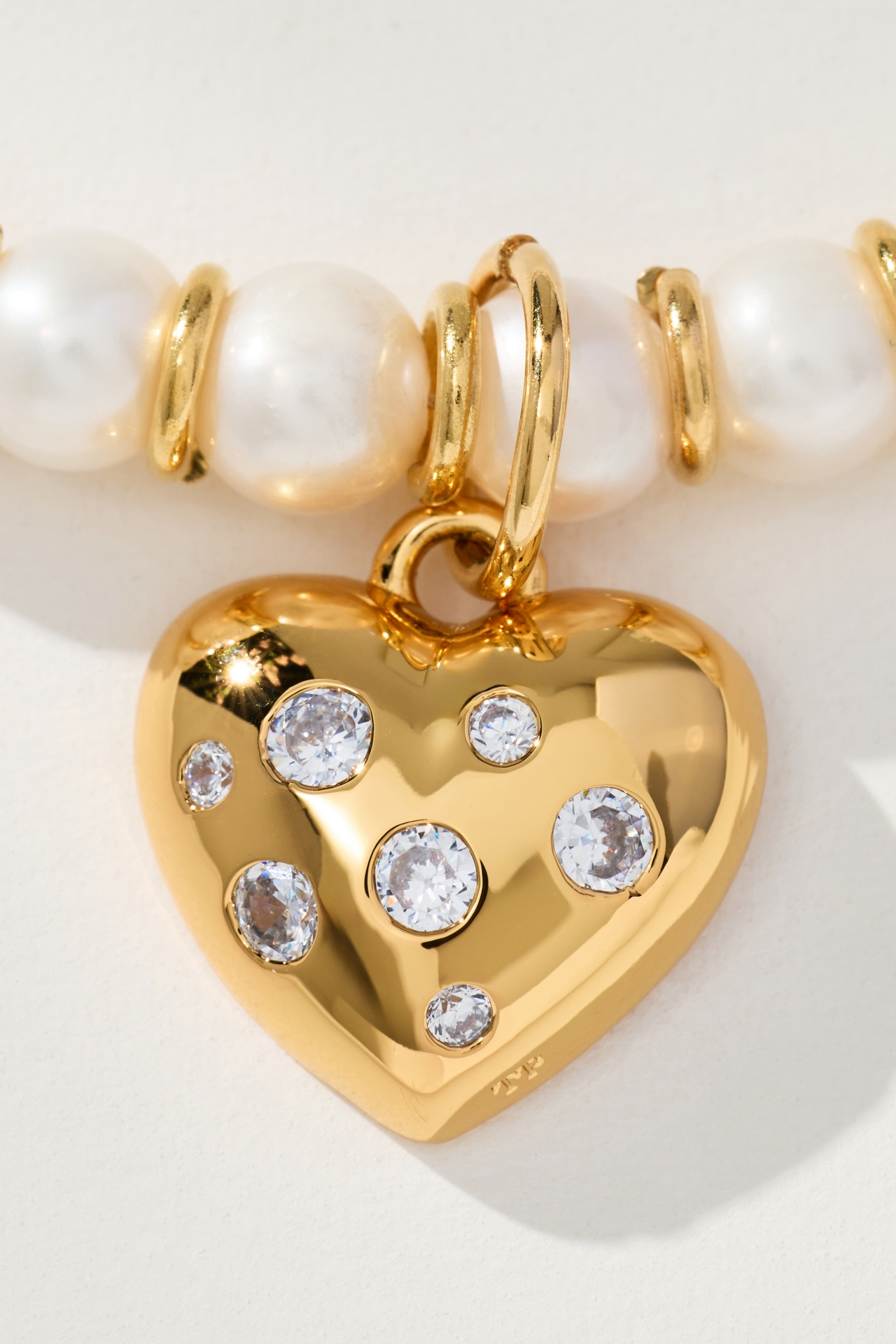 Timeless Pearly Heart Pendant Necklace