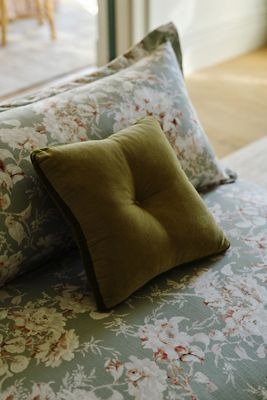 Velvet Mini Trova Pillow