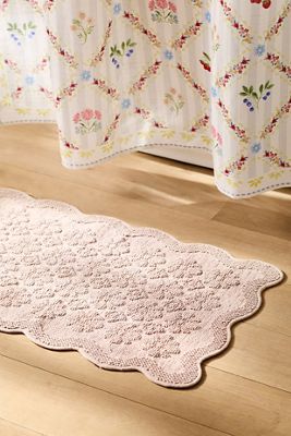 Benni Hand-Woven Floral Wavy Border Bath Mat