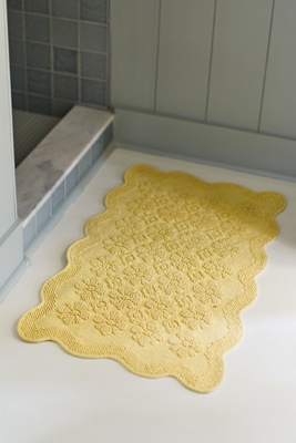 Benni Hand-Woven Floral Wavy Border Bathmat