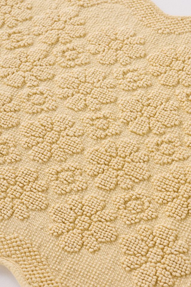 Benni Hand-Woven Floral Wavy Border Bath Mat #1