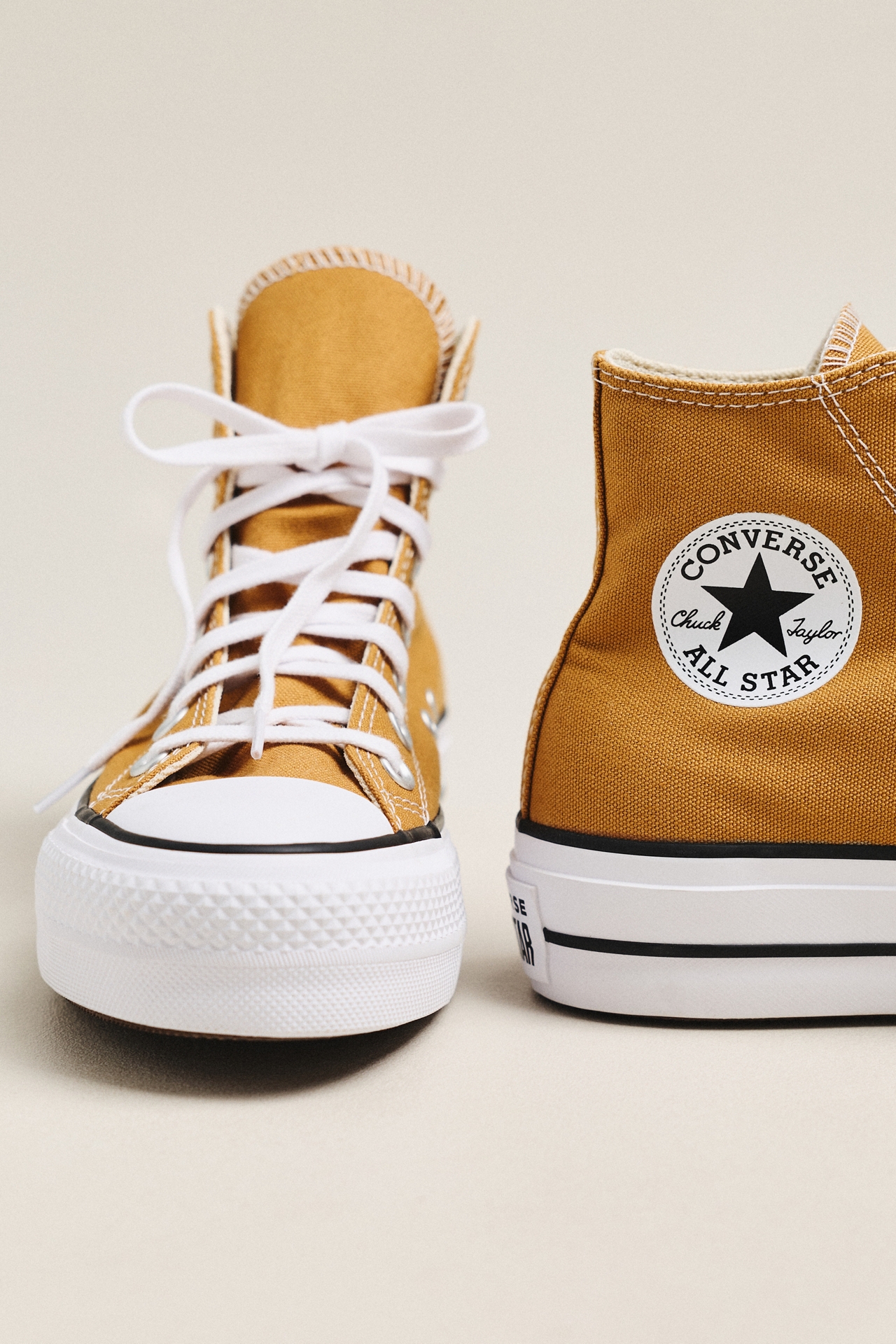 Converse Chuck Taylor Lift Platform Sneakers