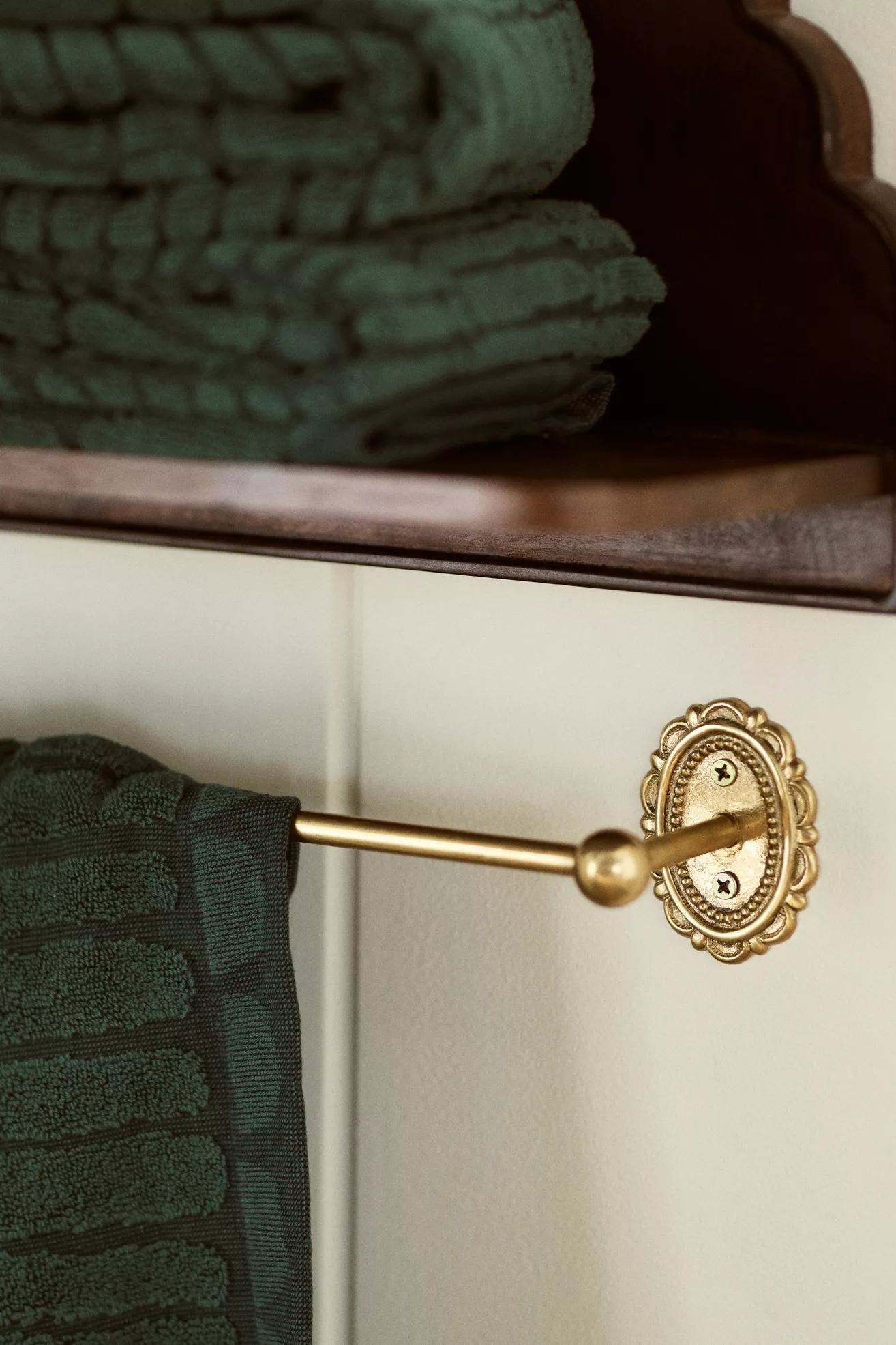Louisa Scalloped Towel Bar - thumbnail 2
