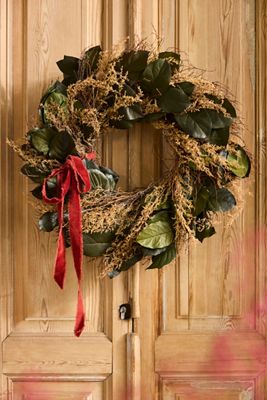 Green Holiday Dried Wreath