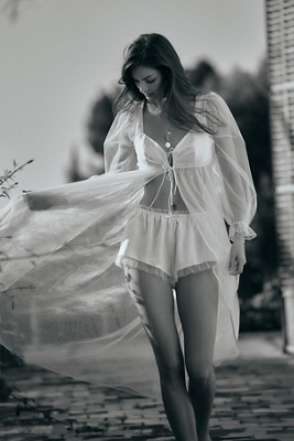 Rya Collection Genevieve Ruffle Shorts In White