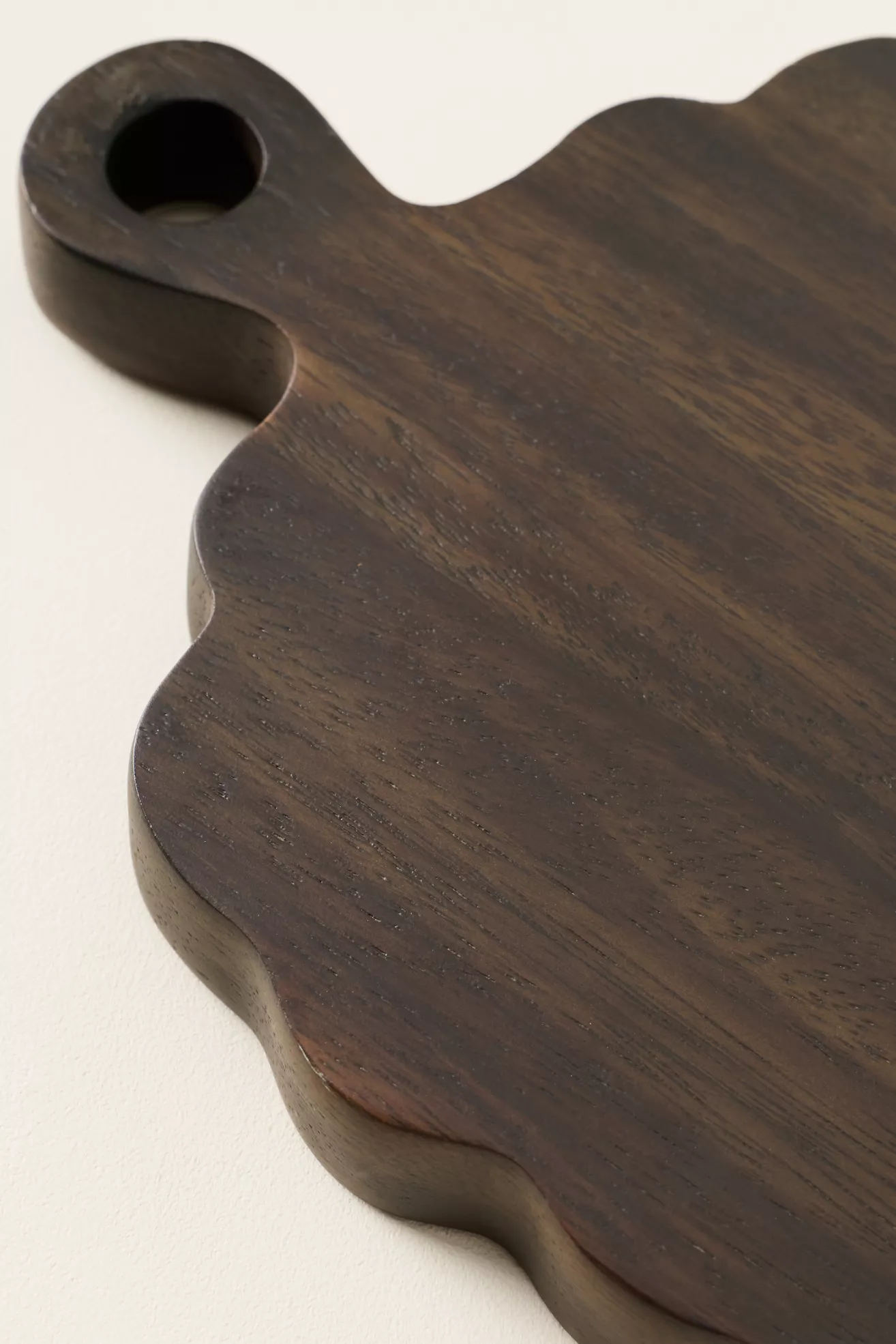 Scalloped Wood Cheeseboard - thumbnail 2