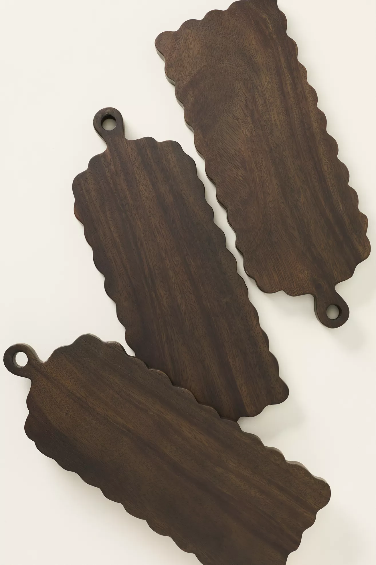 Scalloped Wood Cheeseboard - thumbnail 3