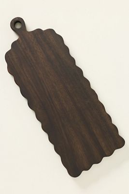 Scalloped Wood Cheeseboard