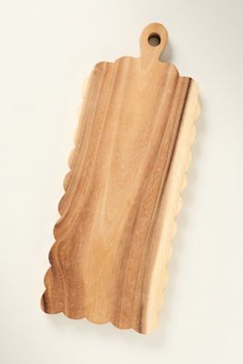 Scalloped Wood Cheeseboard