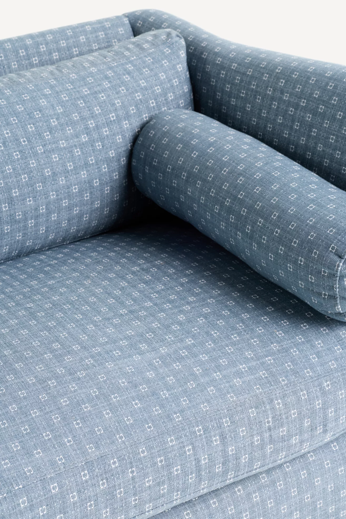 Close-up of Selma Golini 79 sofa arm and cushion fabric pattern