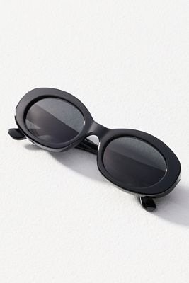 Peepers Oval Howdy Sunglasses