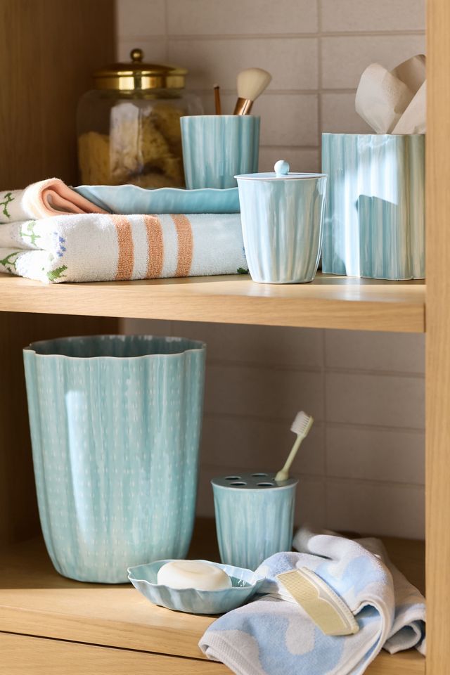 Ruffled Enamel Toothbrush Holder #1