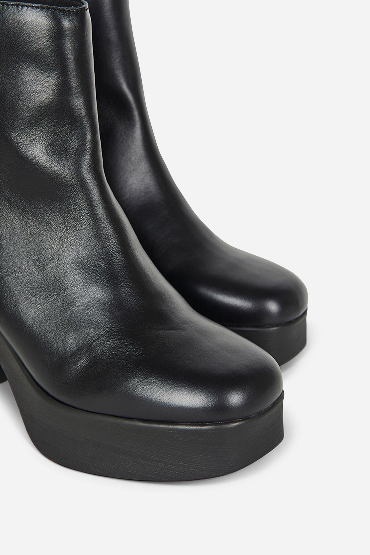Intentionally Blank Drue 3.0 Ankle Boots