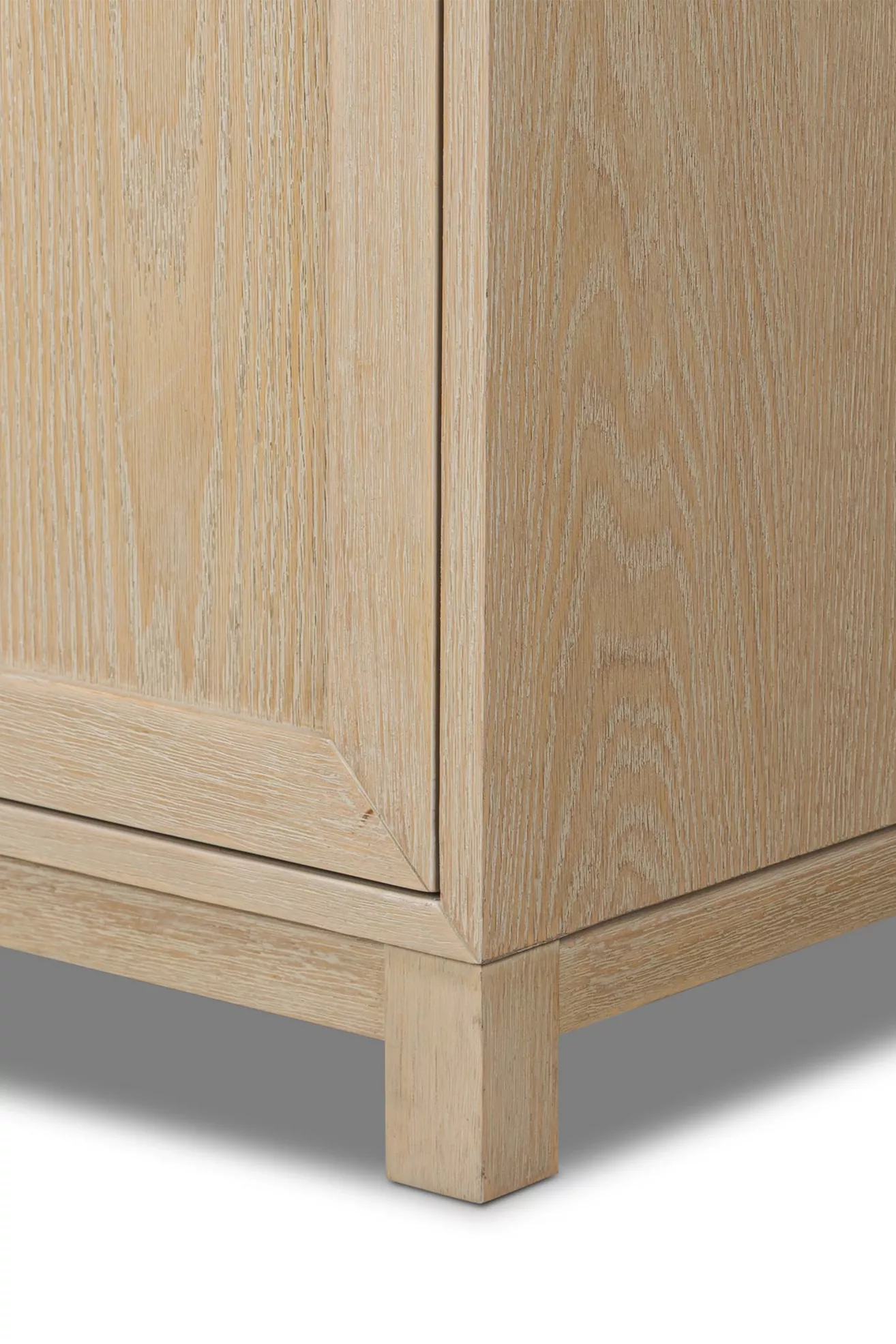Close-up of vanity wood grain and knob