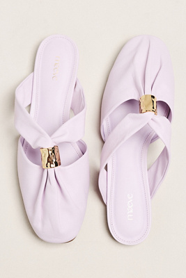 Hardware Closed-Toe Sliders