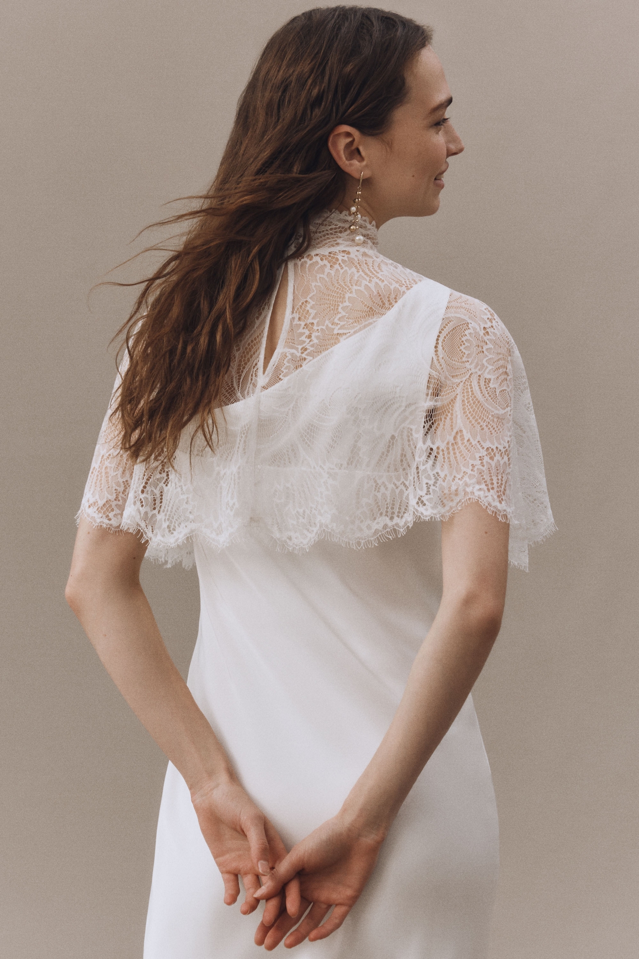 Geisha Designs Short-Sleeve Lace Cape