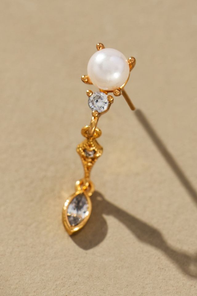 Linear Shimmered Pearl Earrings #1