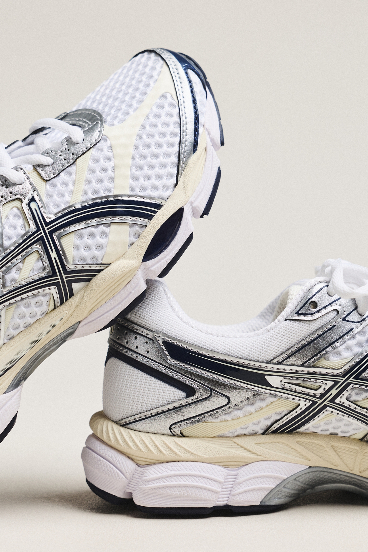 ASICS Gel-Cumulus 16 Sneakers