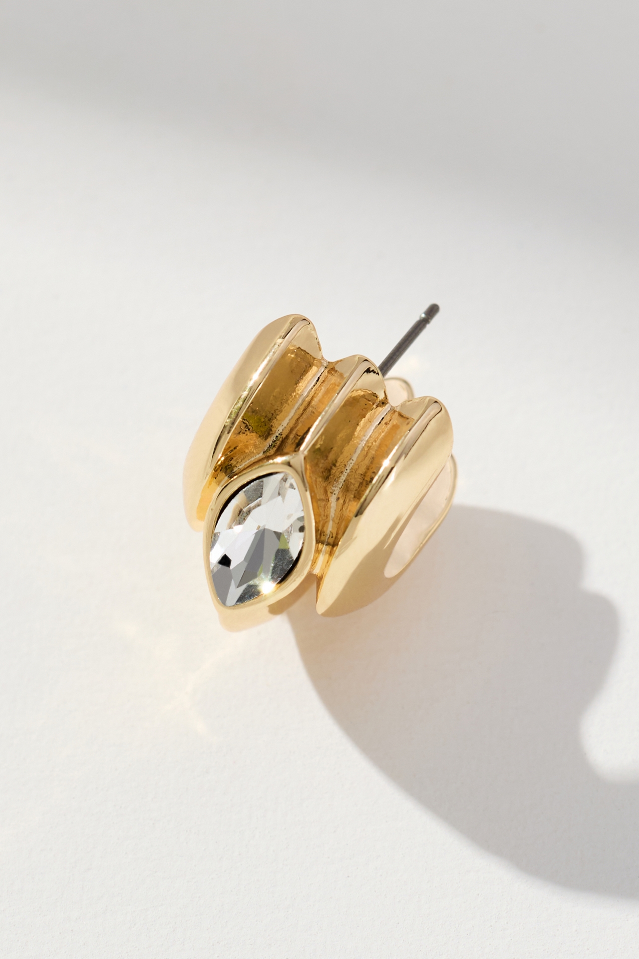 Center Crystal Ribbed Huggie Earrings