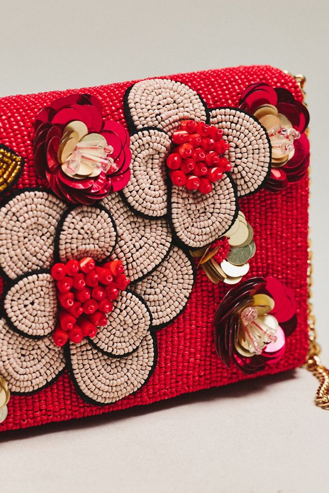 花柄ビーズ刺繍クラッチバッグ　表も、裏も超豪華 Maeve Beaded 3D Floral Embellished Clutch | Anthropologie