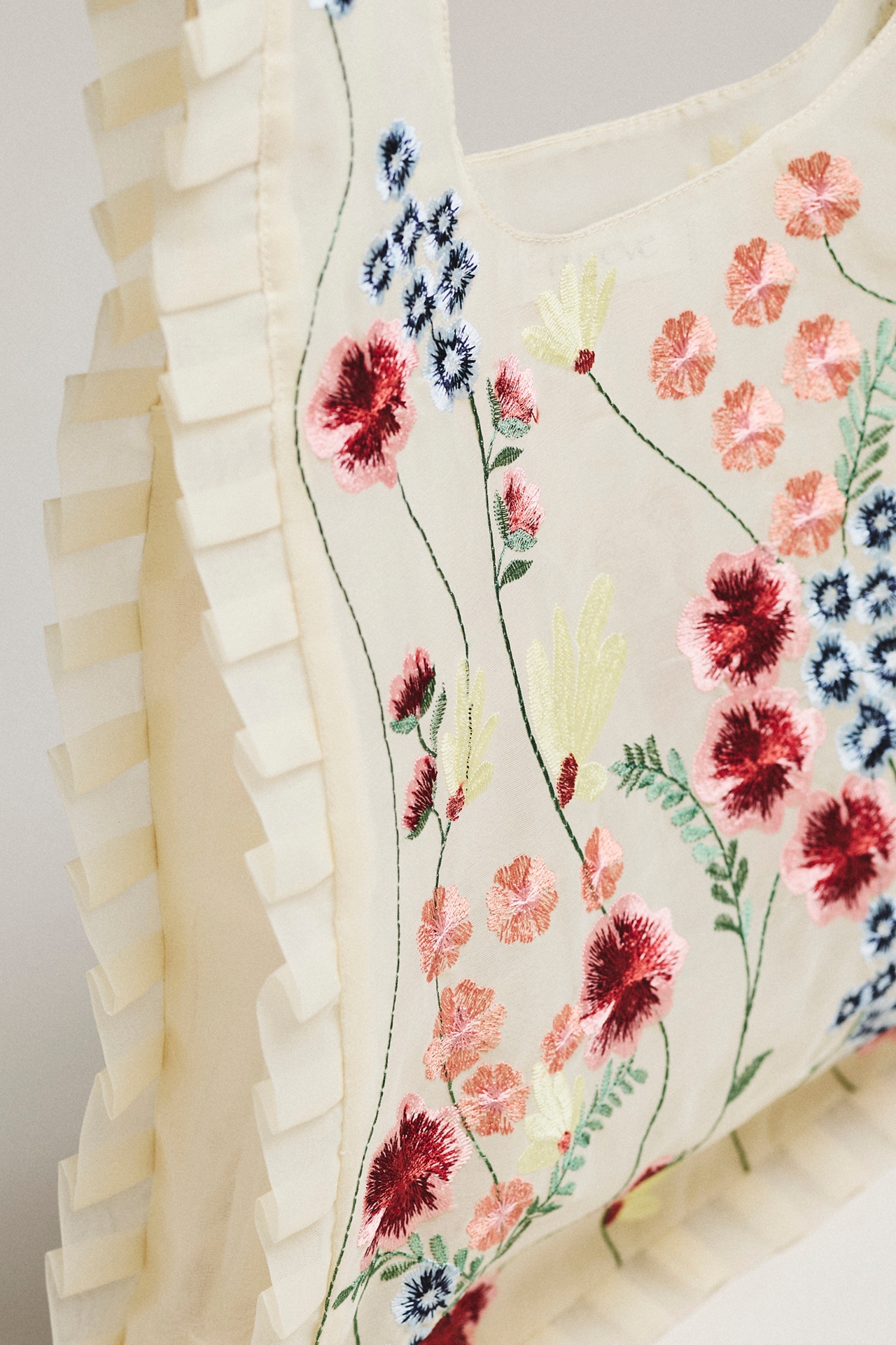 Mesh Floral Ruffle Tote Bag