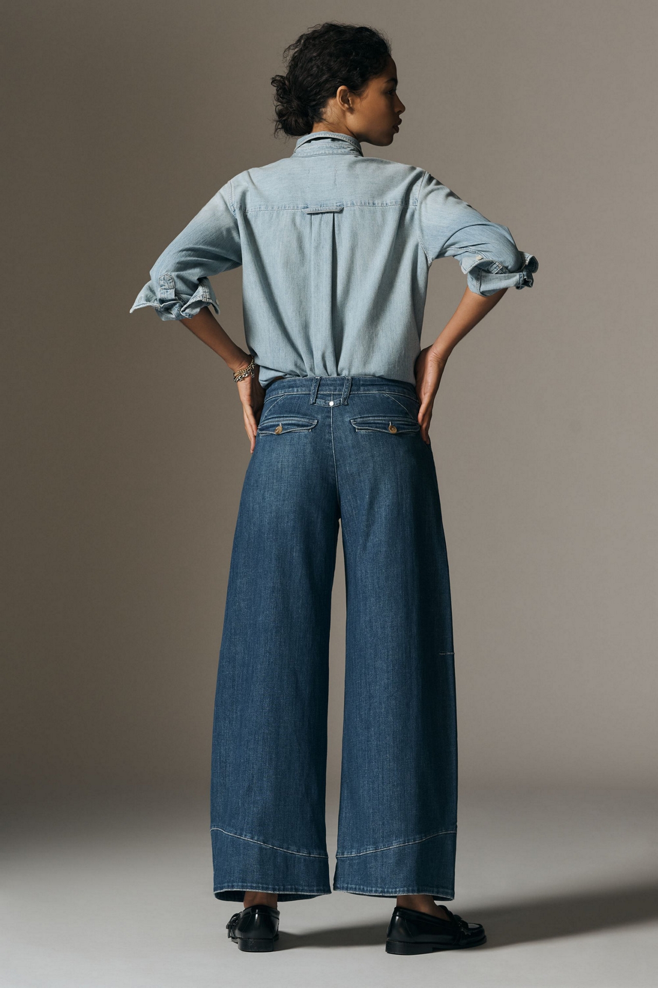 Pilcro Full Curve High-Rise Barrel Jeans