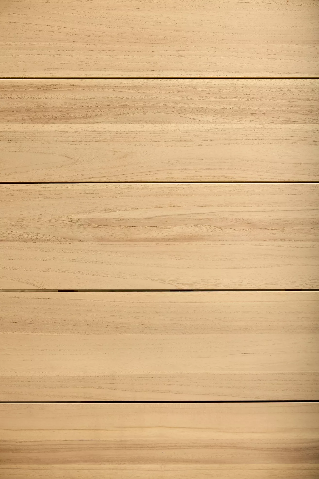 Close-up of tabletop slats showing seams