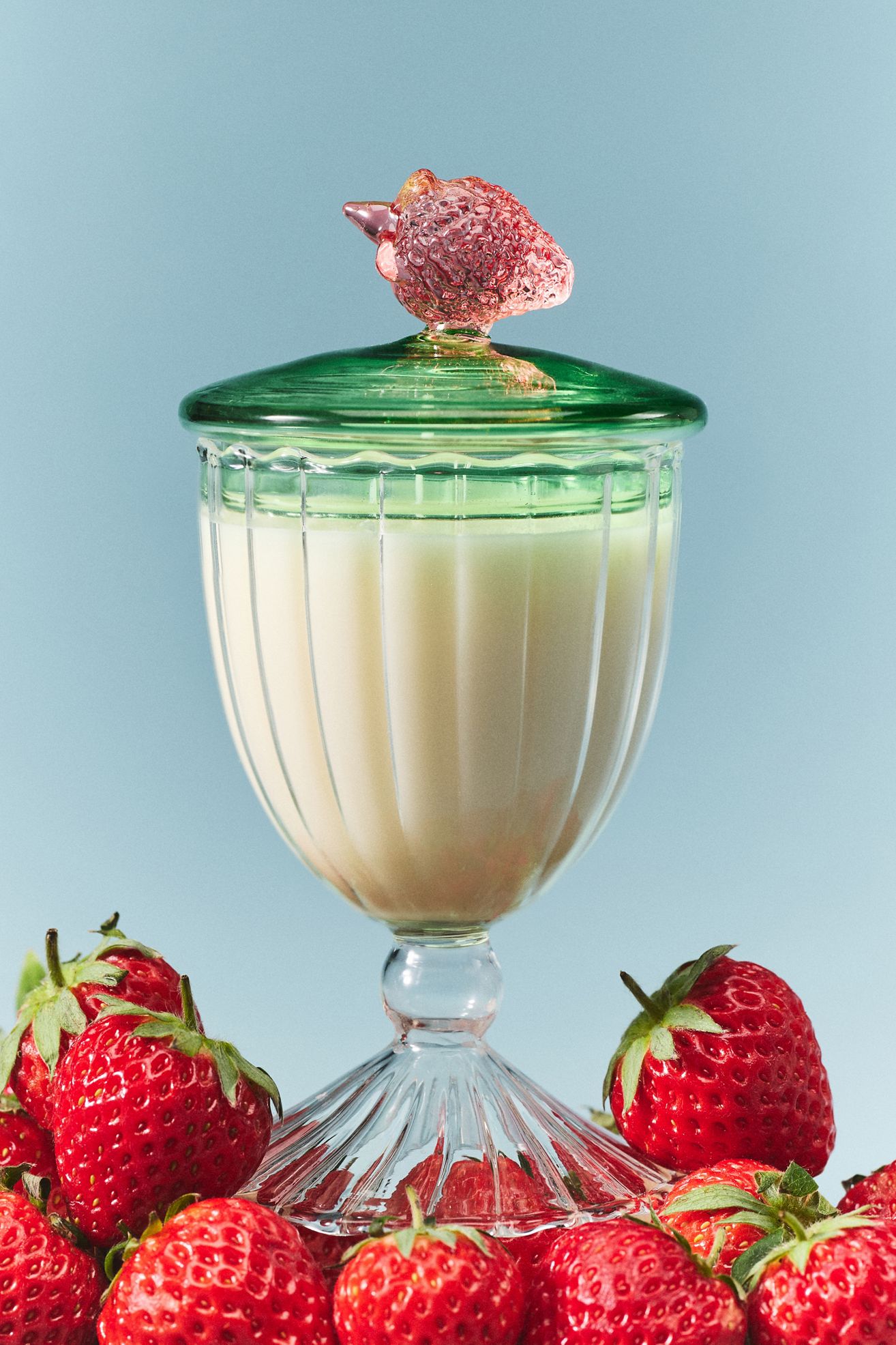 Astrid Fruity Strawberry & Blonde Wood Glass Candle - Strawberry & Blonde Wood, XS