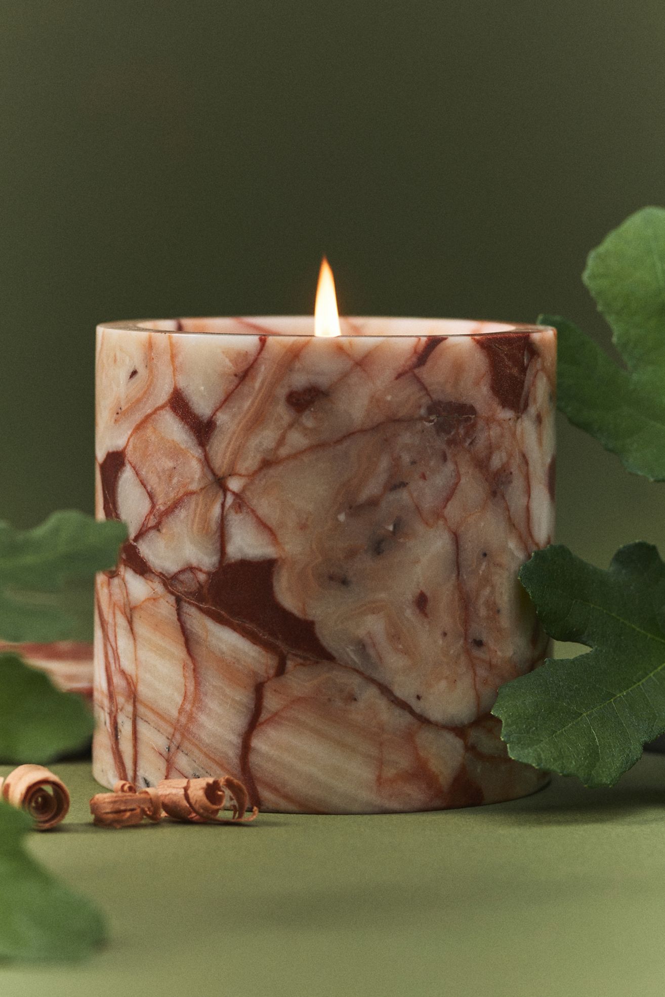Poured New York Floral Cottage Proper Marble Candle - Cottage Proper, M