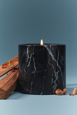 Poured New York Woody Bougie D'oud Marble Candle