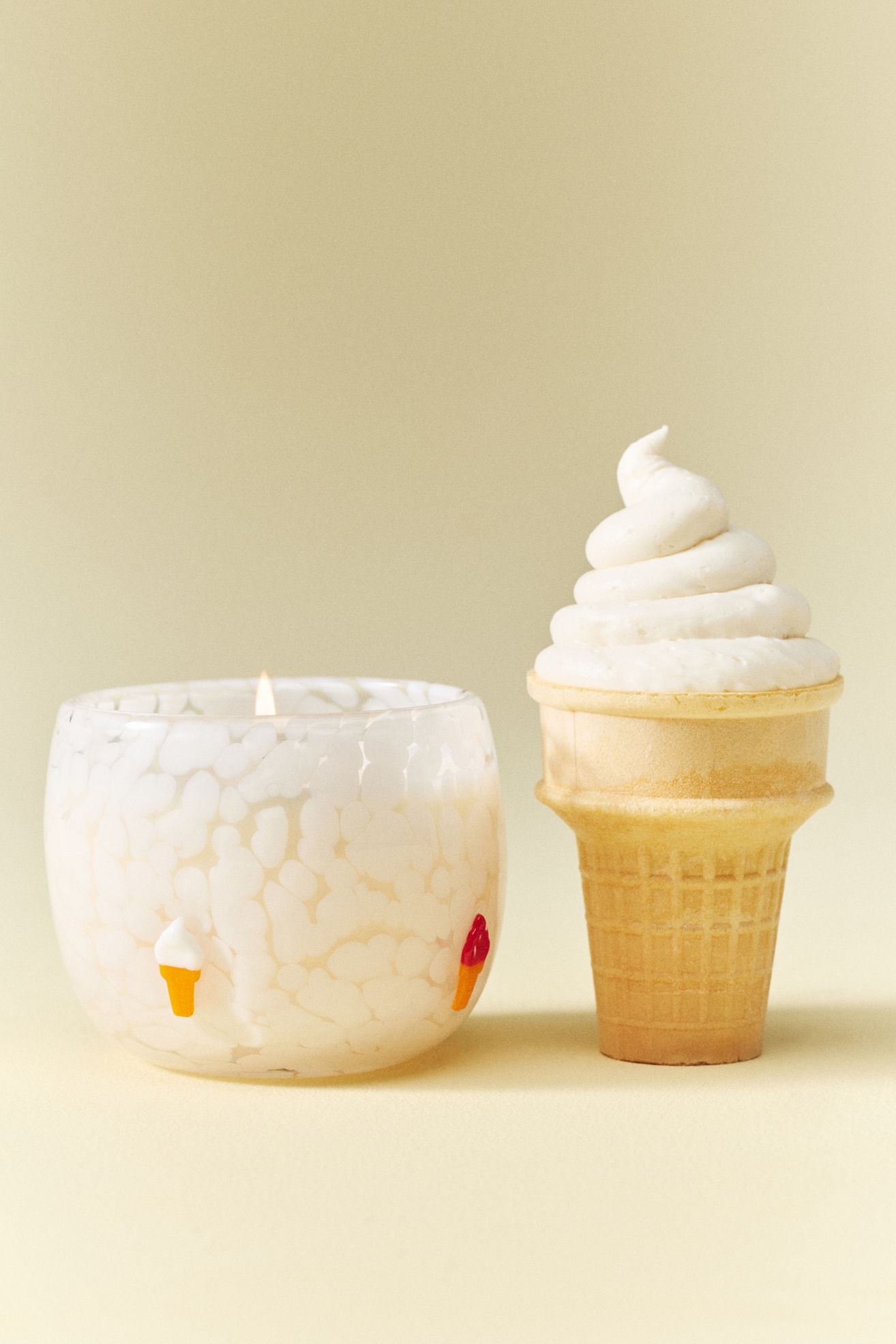 Ice Cream Summer Icon Gourmand Vanilla Shake Glass Candle - Vanilla Shake, S