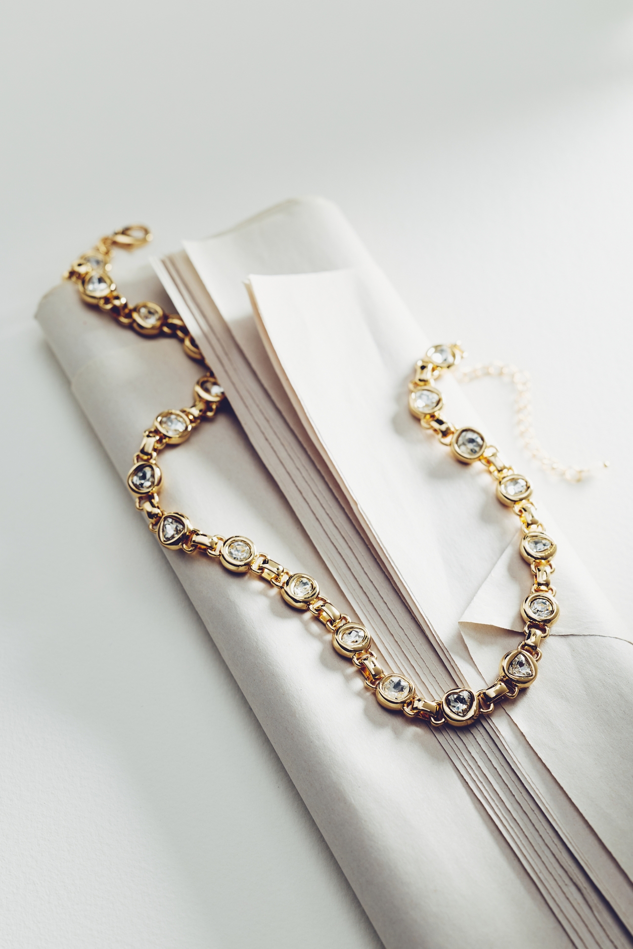 Round Bezel Crystal Necklace