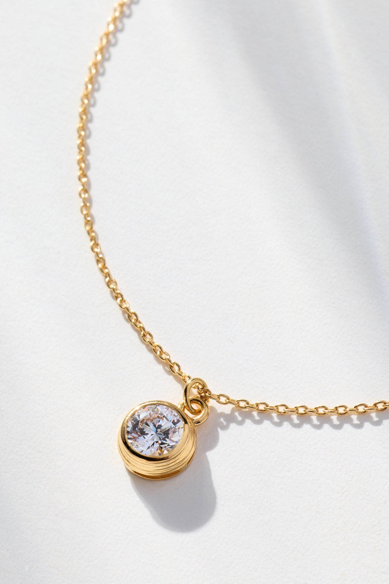 Hart Bezel Charm Necklace