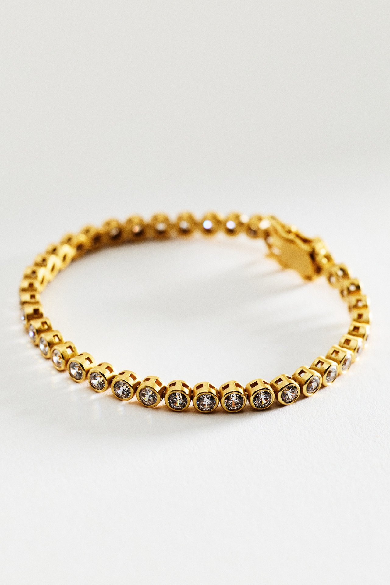 Hart Bezel Tennis Bracelet